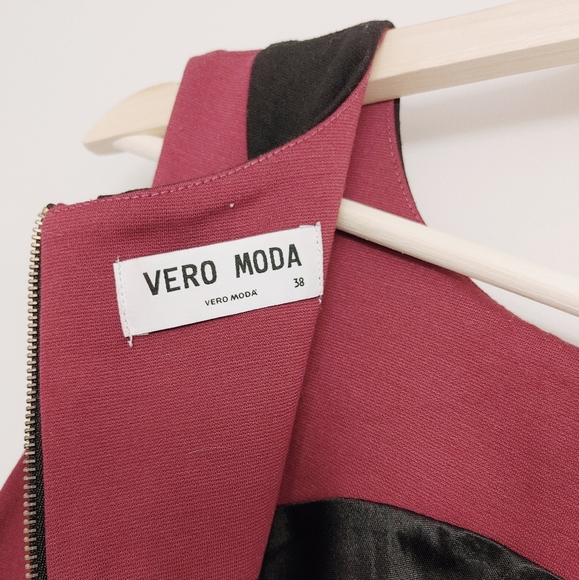 Colour-block Dress - Picture 7 of 9